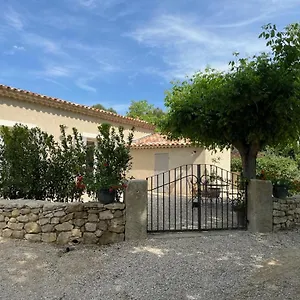 https://bastide-provencale-cadenet.fr-provencehotel.com